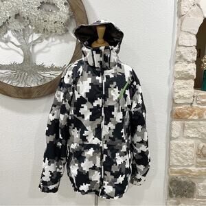 Liquid Venture Pixelated Camo Snowboarding Jacket Coat Waterproof 5000 MM Large